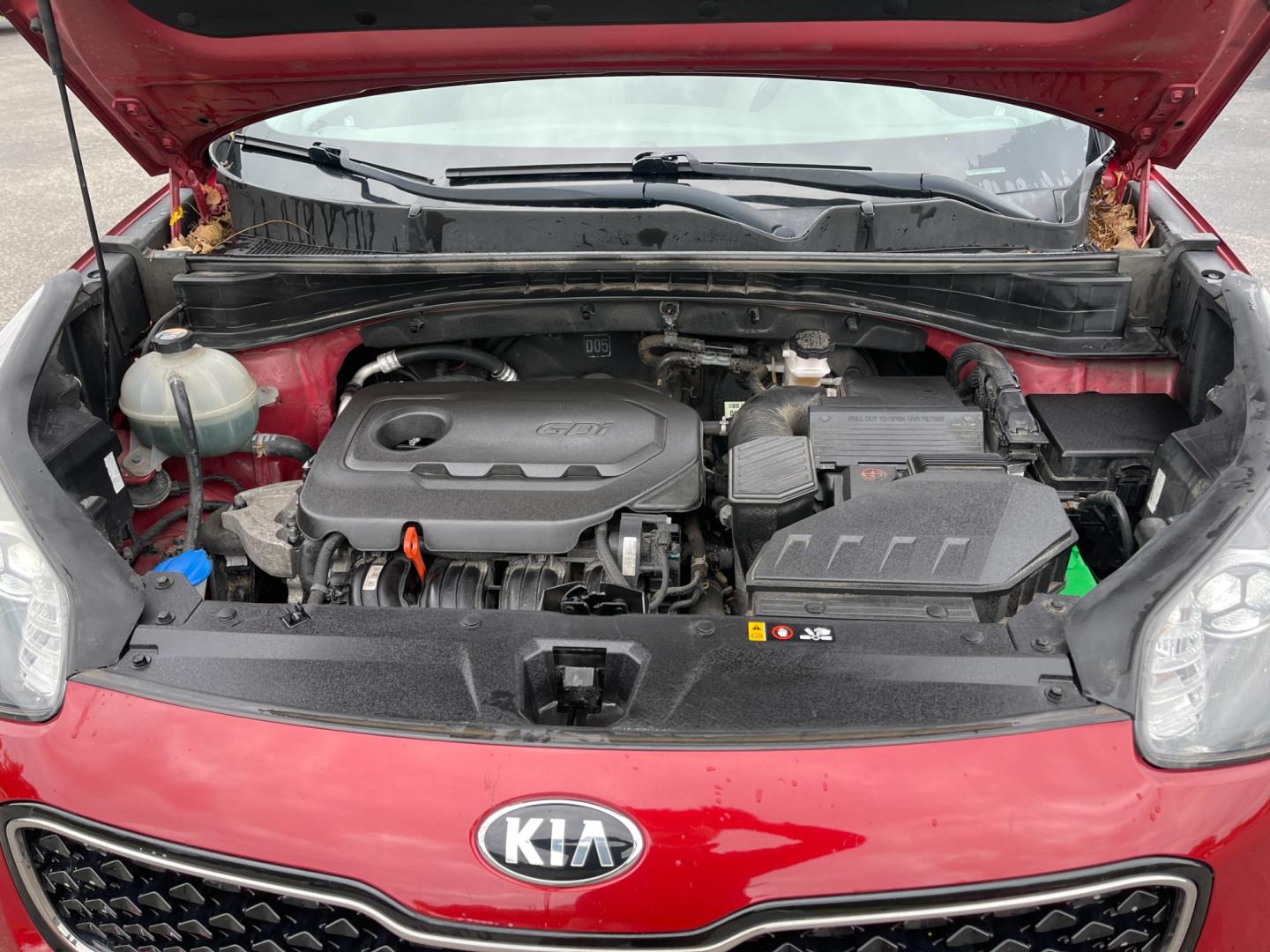 2018 Red /Gray Kia Sportage EX AWD (KNDPNCAC3J7) with an 2.4L I4 DOHC 24V engine, 6A transmission, located at 547 E. Main St., Orwell, OH, 44076, (440) 437-5893, 41.535435, -80.847855 - This 2018 Kia Sportage EX AWD is a well-rounded compact SUV that offers a good blend of capability and features. It comes equipped with a 2.4L I4 GDI engine paired with a 6-speed automatic transmission and AWD system with locking center differential. The driving experience is enhanced by features li - Photo#15